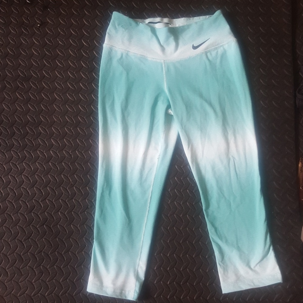 Nike crop pants